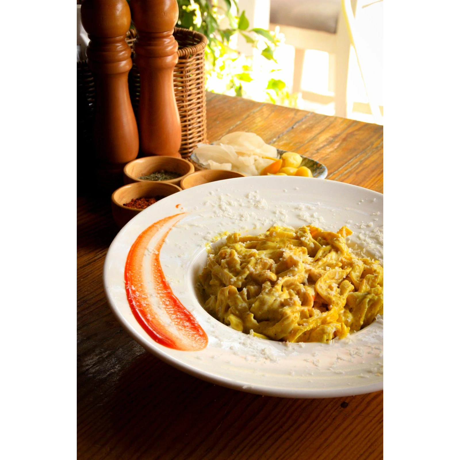 El Açması Köri Soslu Fettuccine