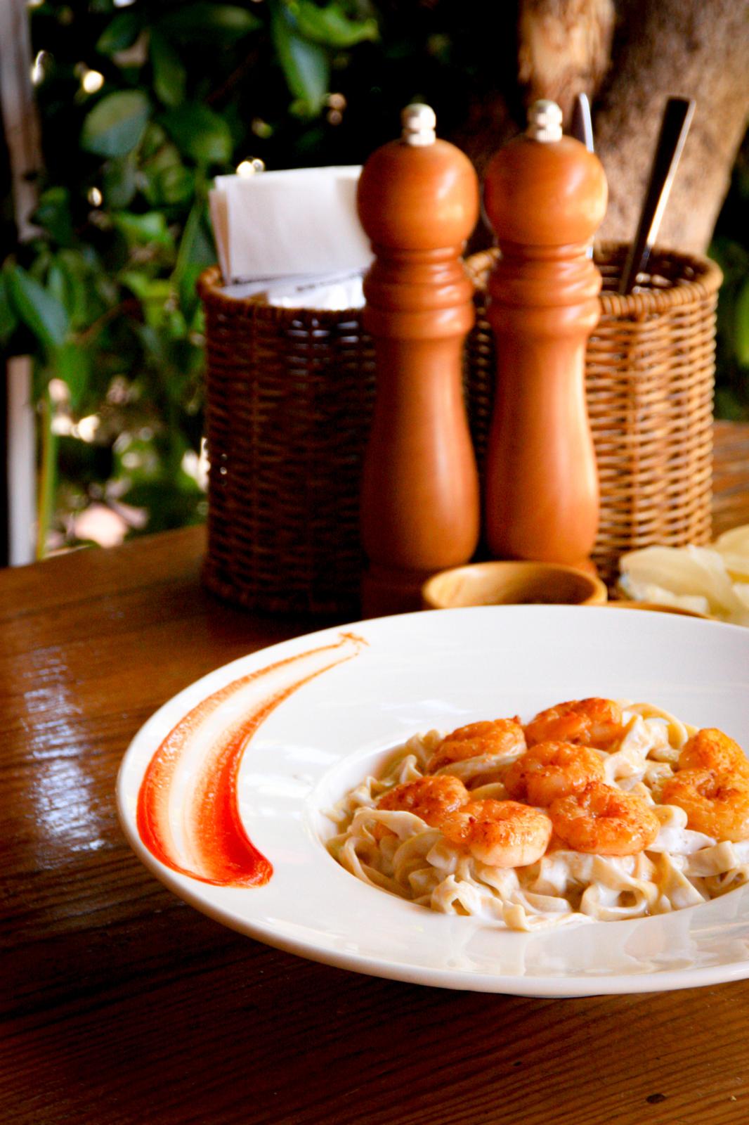 El Açması Kremalı Karidesli Fettuccine